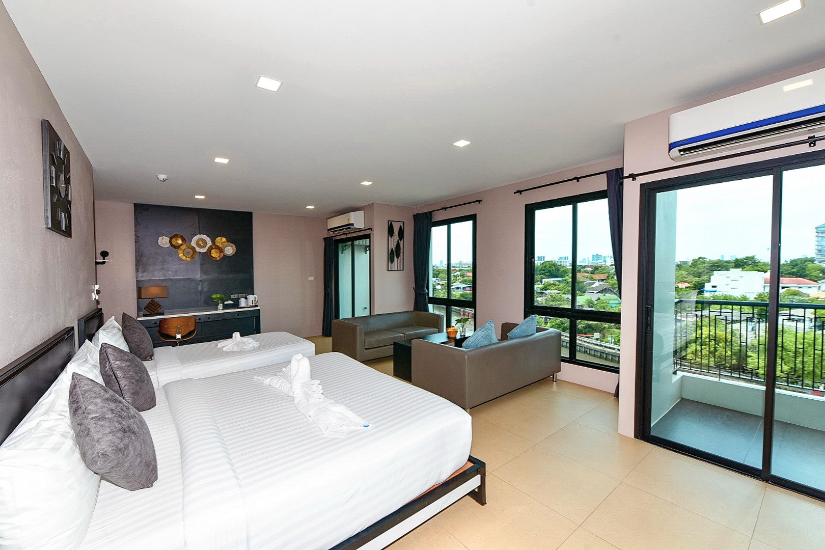 Norn Canalside Hotel