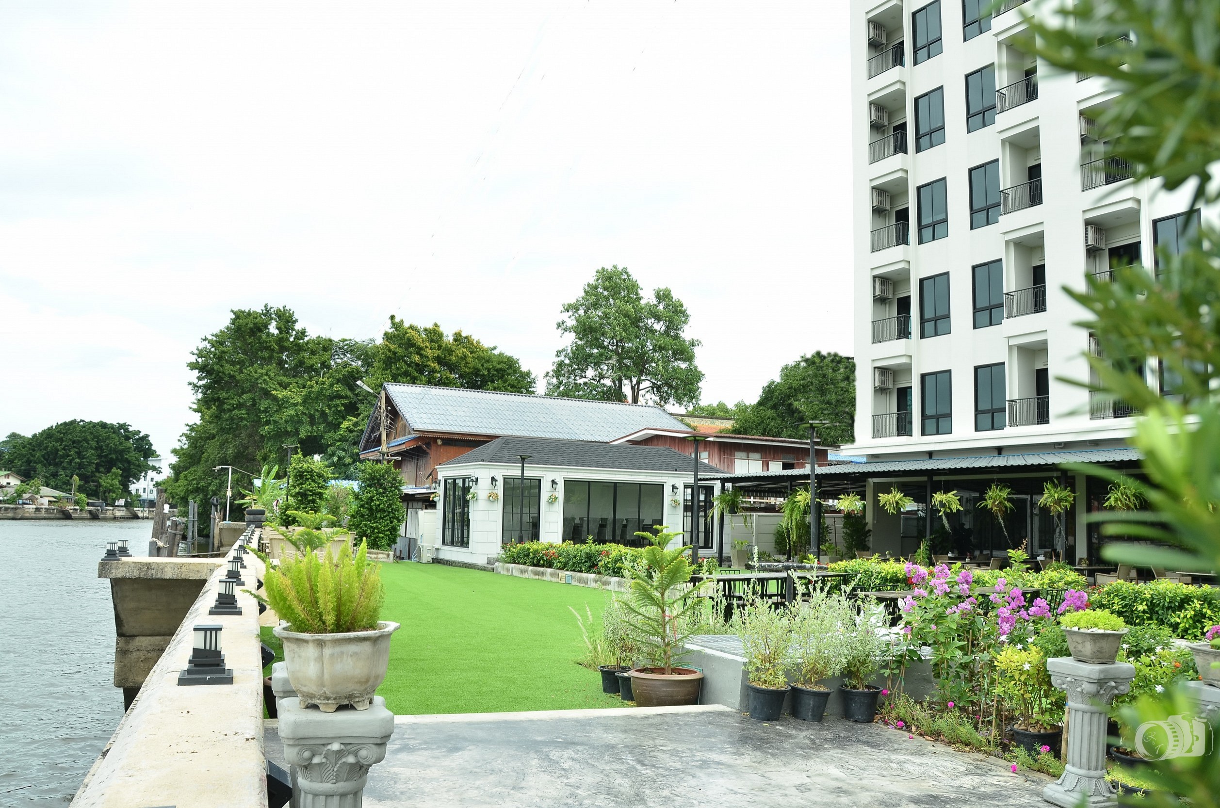 Norn Canalside Hotel