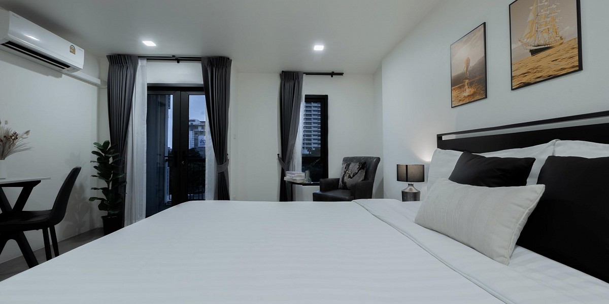 Deluxe Balcony Room