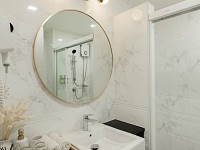 Deluxe King River View Room