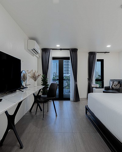 Deluxe Balcony Room
